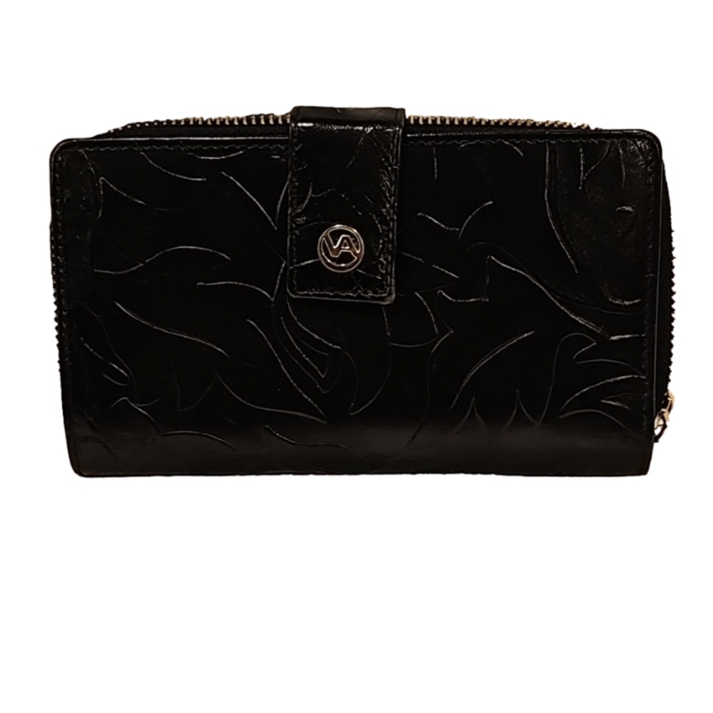 Valentina embossed leather zip wallet black very good condition